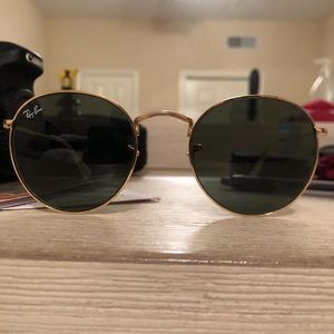Ray Ban Round metal sunglasses